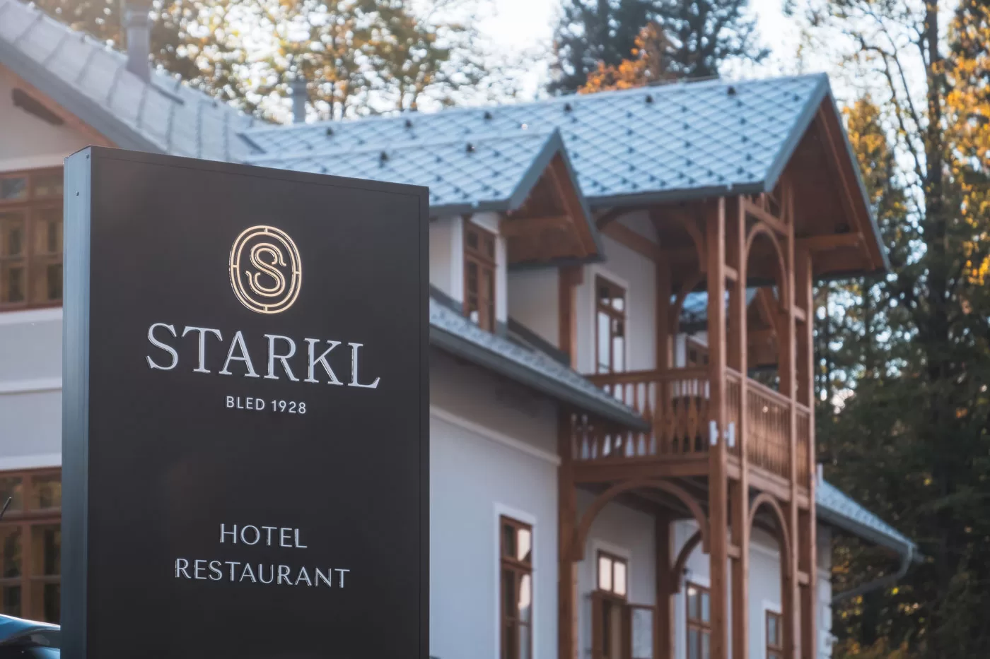 Hotel Starkl Sign